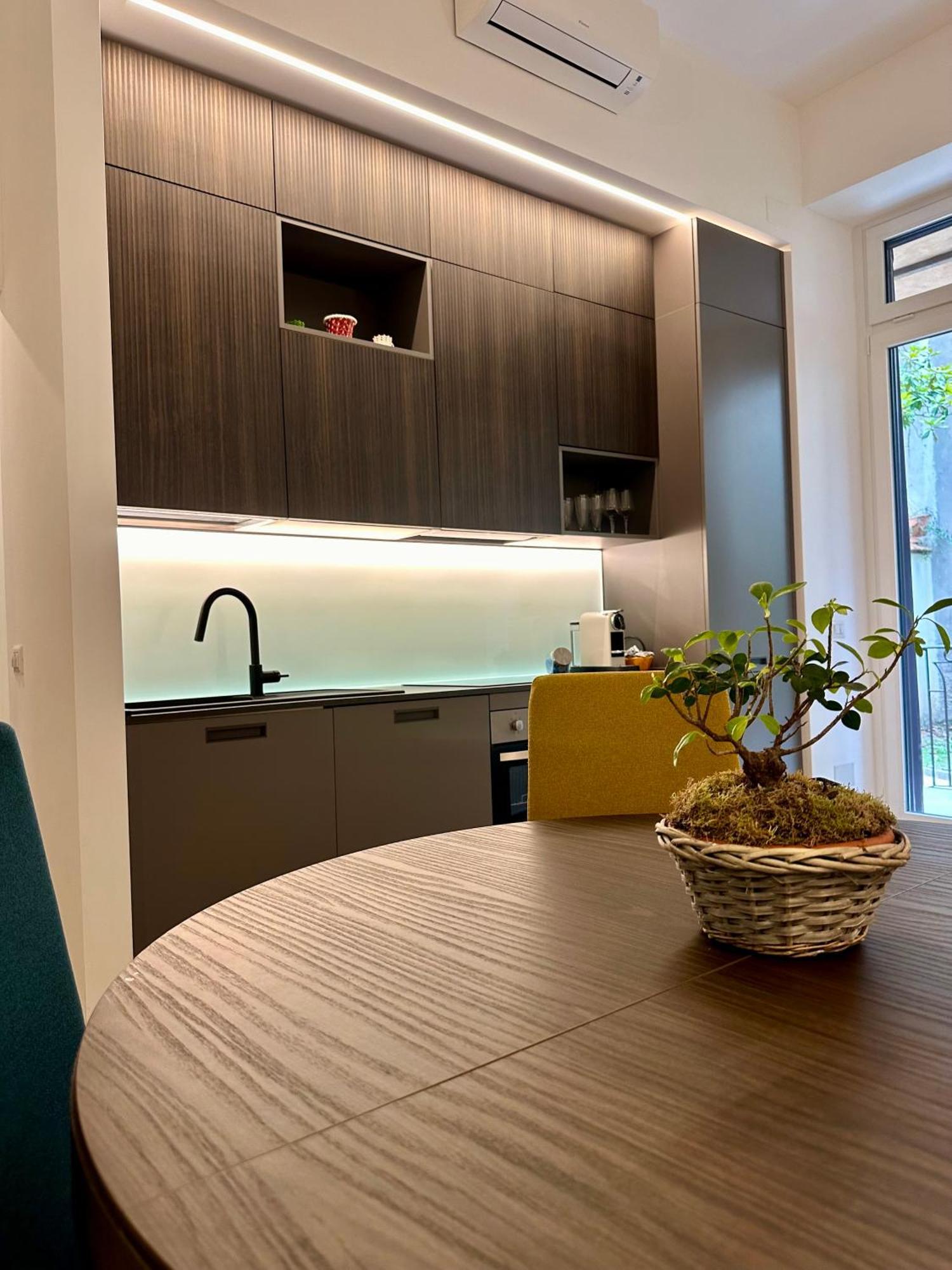 Lr Deluxe Apartments - Porta Venezia - Bilocale Con Giardino Privato Milano Exterior foto
