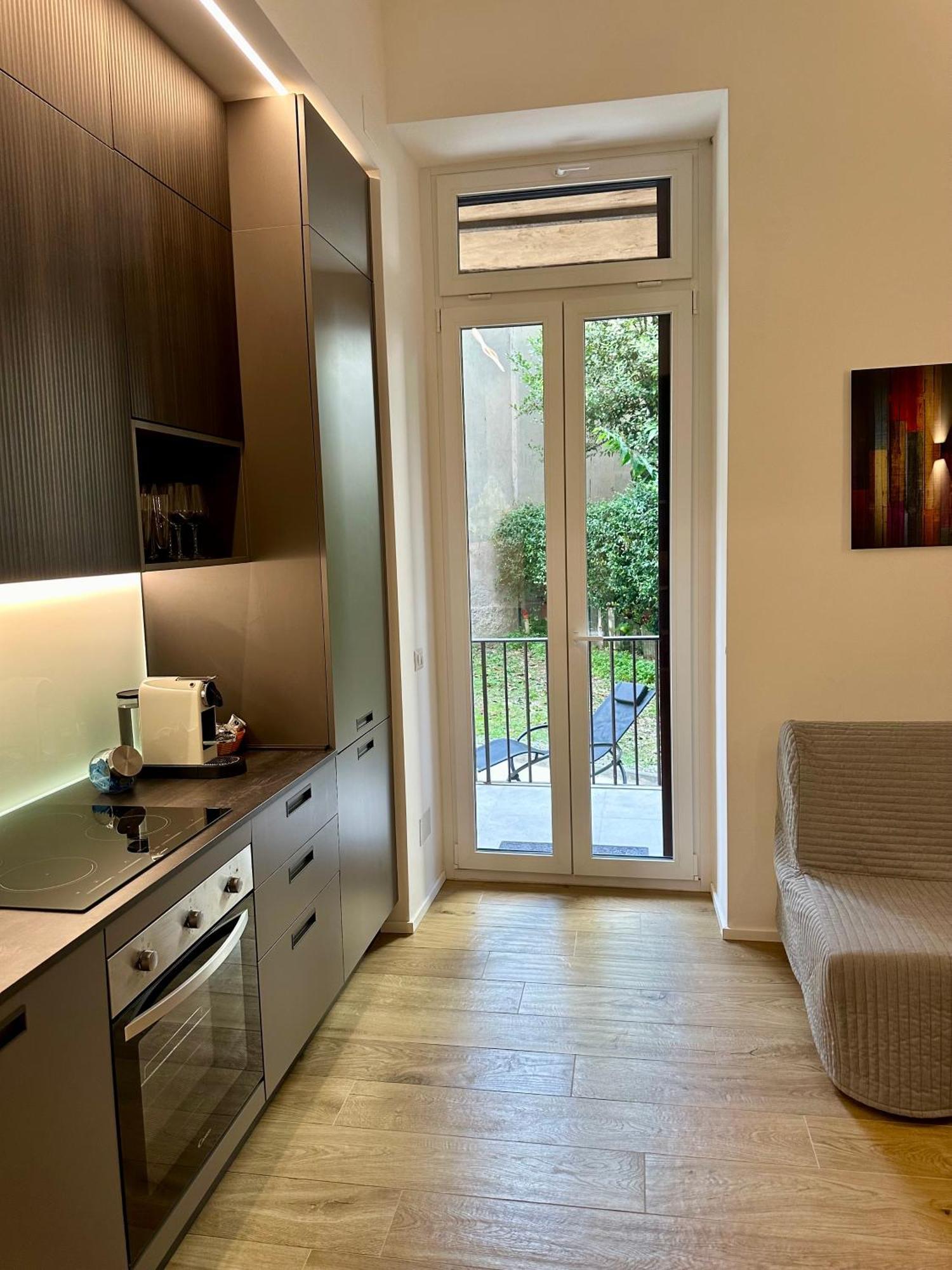 Lr Deluxe Apartments - Porta Venezia - Bilocale Con Giardino Privato Milano Exterior foto