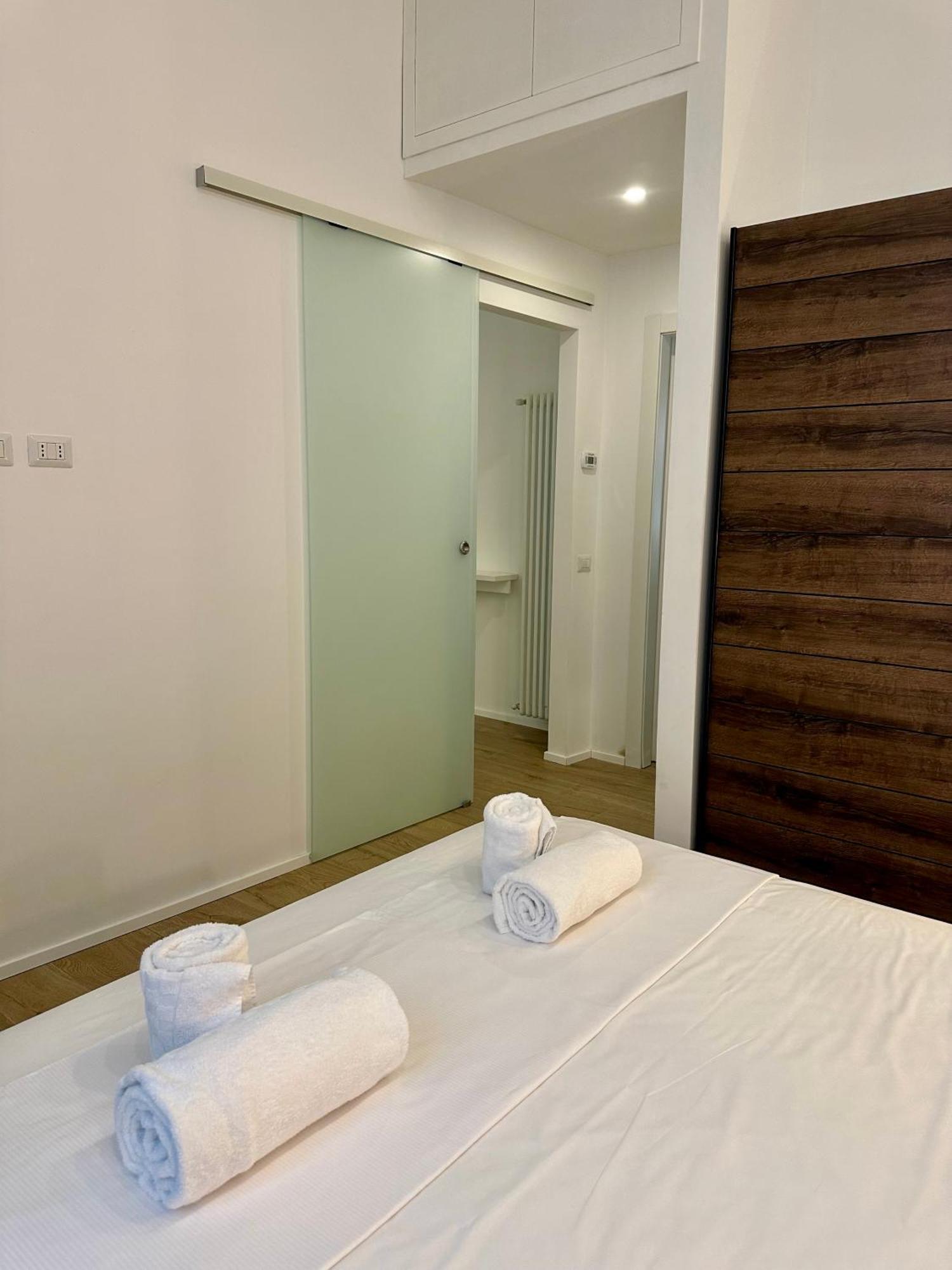 Lr Deluxe Apartments - Porta Venezia - Bilocale Con Giardino Privato Milano Exterior foto